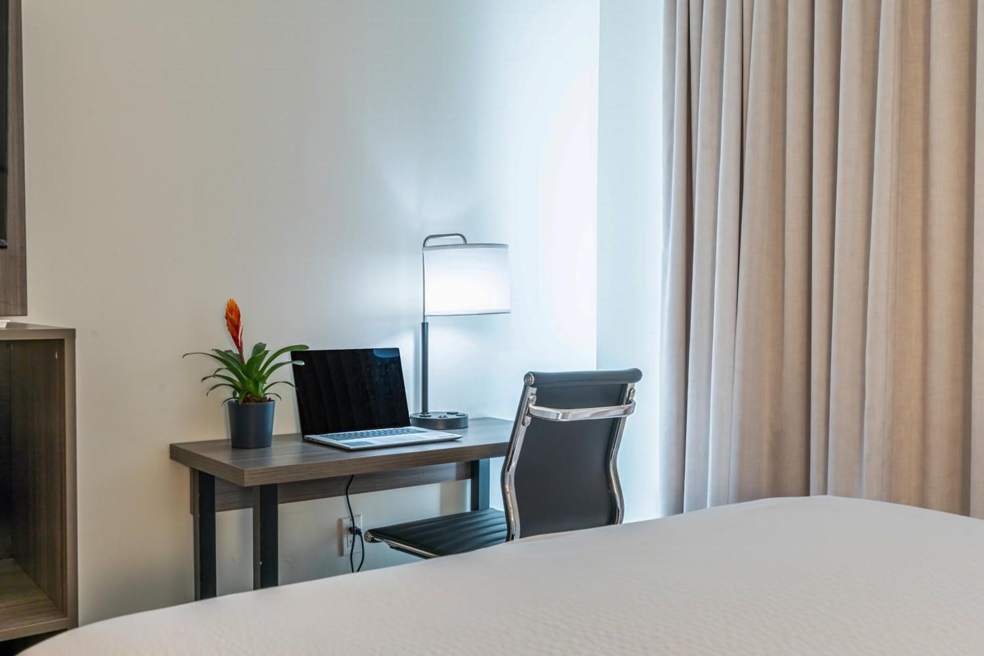 موتيل Ramada By Wyndham كينفستون المظهر الخارجي الصورة